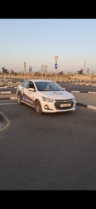 Автоинструктор женщина