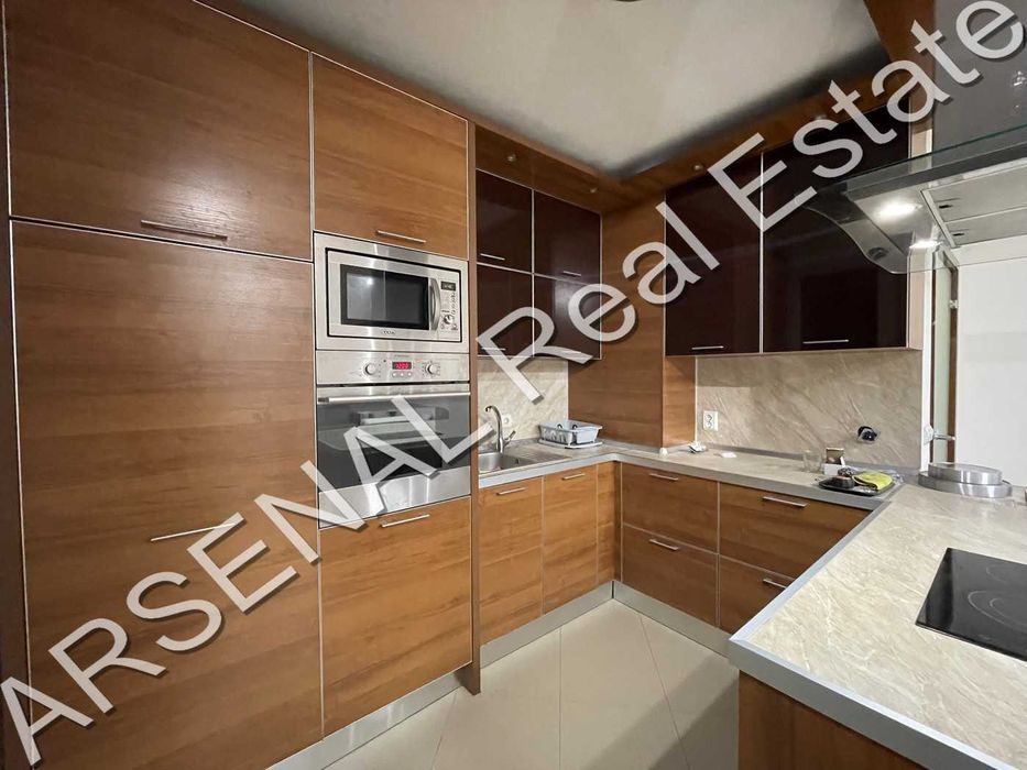 Дава се под наем Тристаен апартамент в София, Стрелбище - 134 кв.м за 700 € - Снимка #1