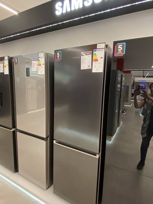 Холодильник Samsung NoFrost инверторный с низком ценам + доставка есть