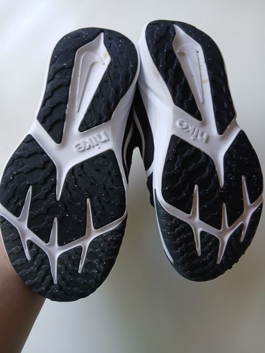Adidasi Nike baieti nr 32