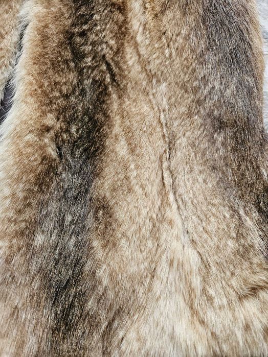 Елек от естествена вълча кожа – плътен косъм, универсален модел