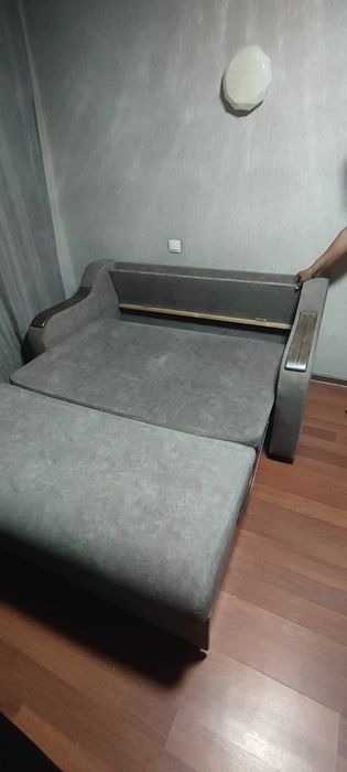 Продам два разных дивана