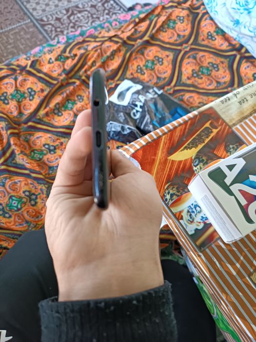 Samsung A20 sotiladi.