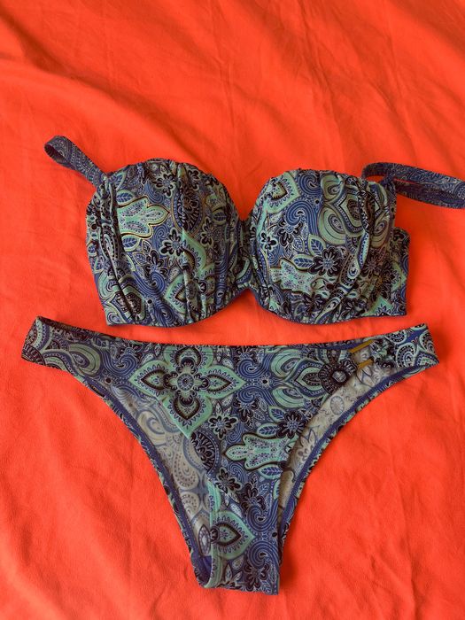Chantelle , Triumph 34D , 75D,  горнища и долнища М