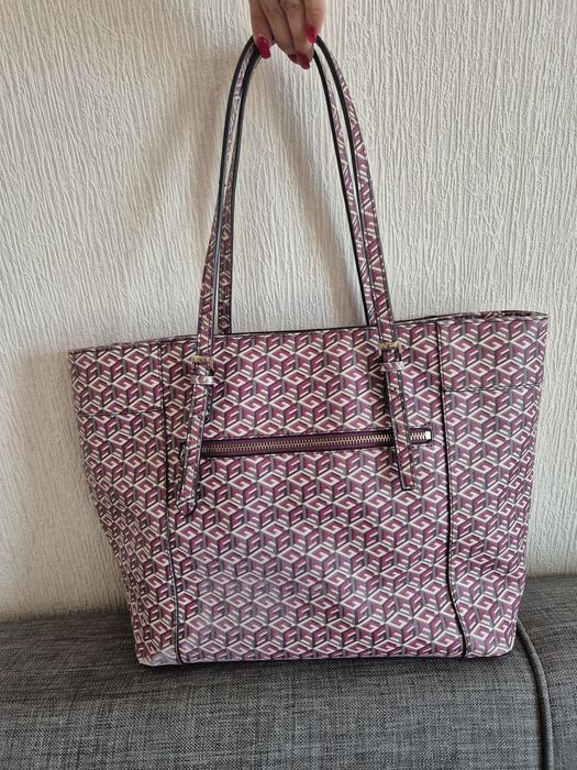 Дамска чанта Guess