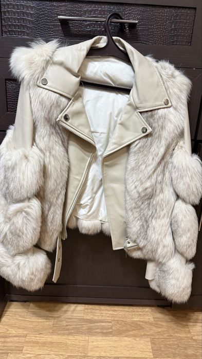 Куртка кожаная с песцом
