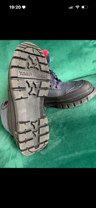 Ghete tommy hilfiger ca noi
