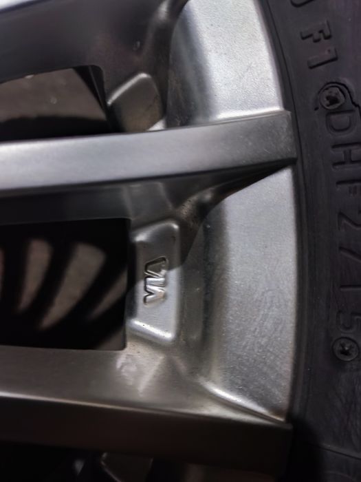Колеса шины Bridgestone зима 215/60/16