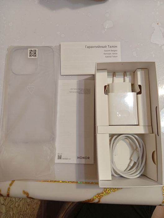продам смартфон HONOR X6c