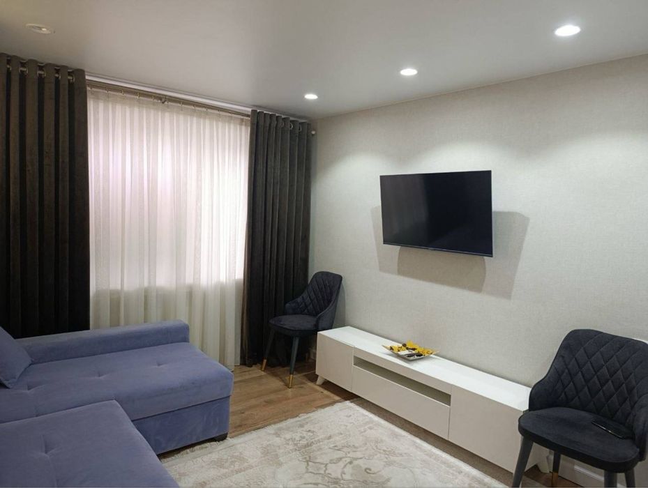 Центр. (Круг). Гост. Россия.  1комнатная кирпич.