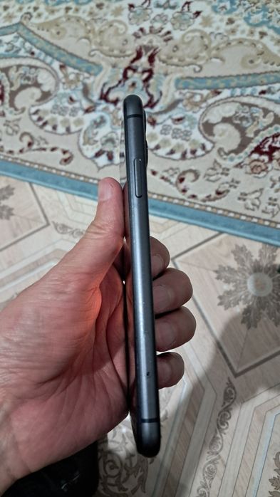 Продам iPhone 11