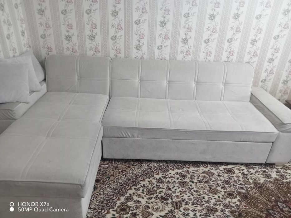 Yumshoq mebel divan
