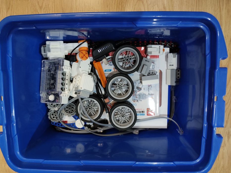 Конструктор Banbao ET841 аналог ev3