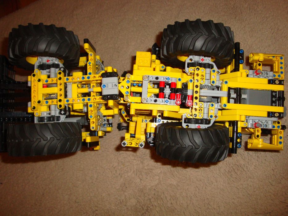 incarcator excavator vola 4 motoare Lego Technic 42030 telecomanda