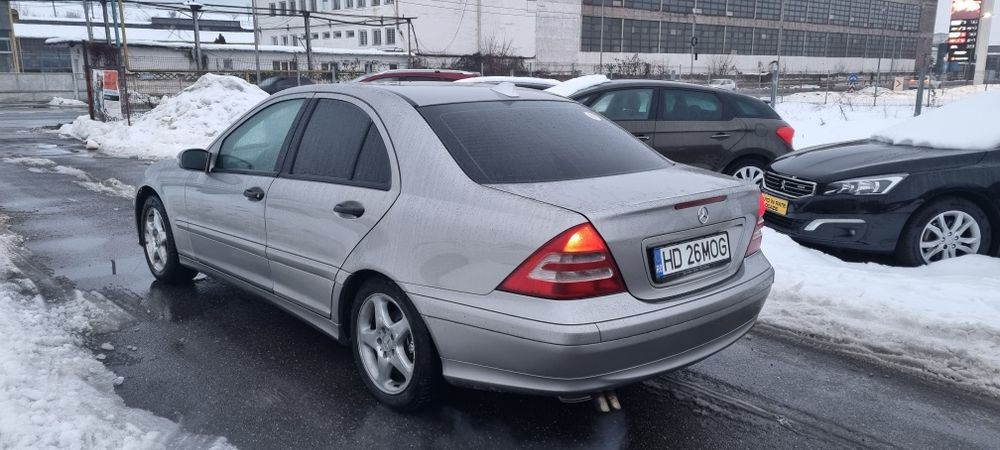 Mercedes C 180 Benzina și Gaz