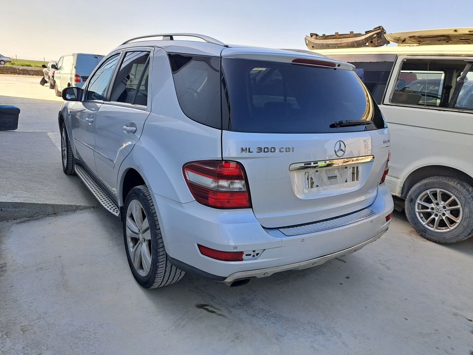 Мерцедес МЛ Mercedes ML 300 CDI W164 САМО НА ЧАСТИ