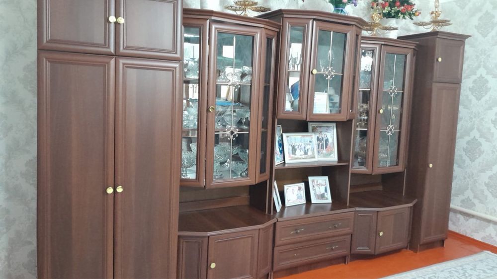 Сервант стол стулья арзан багада