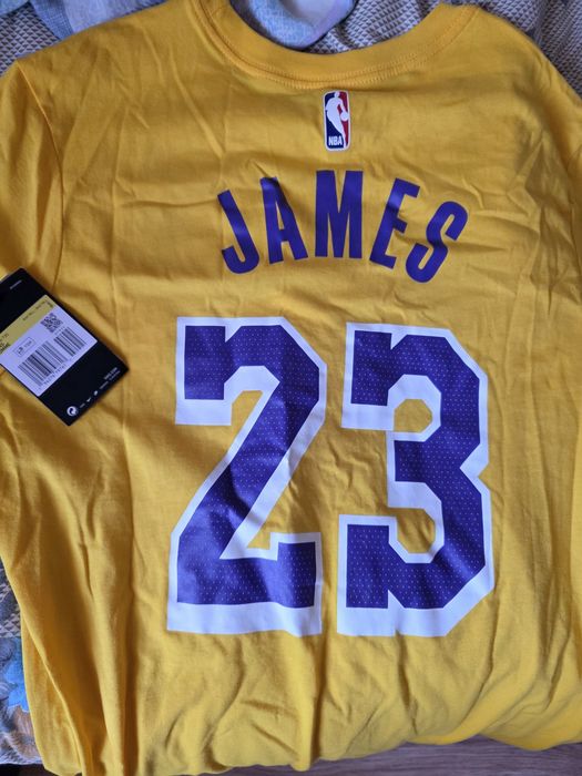 Продам футболку Nike Lakers