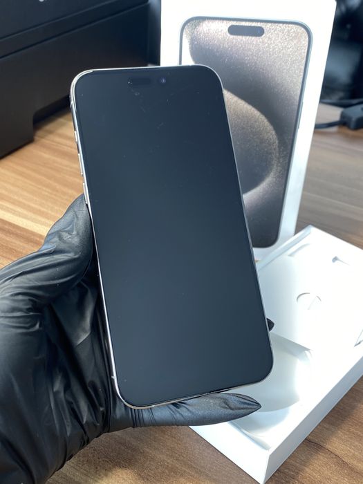 iPhone 15 Pro Max • 256 GB • Natural Titanium