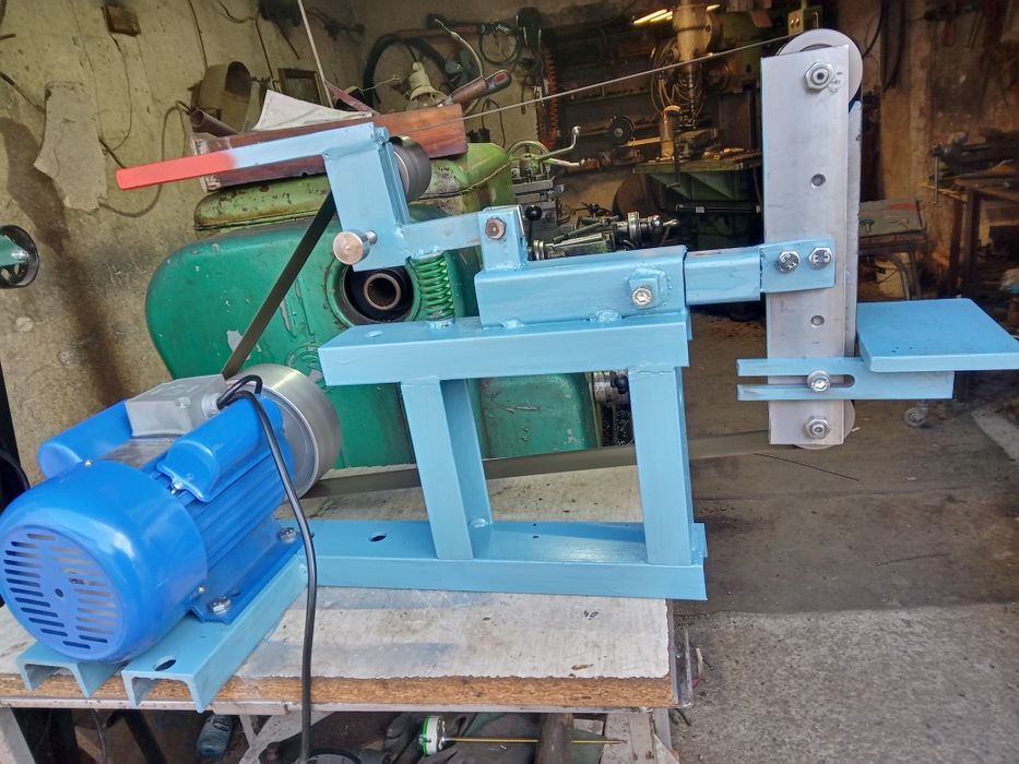 Гриндери монофазен с колан 2000/50