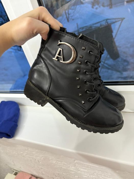 Оте арзан етиктер сатылады