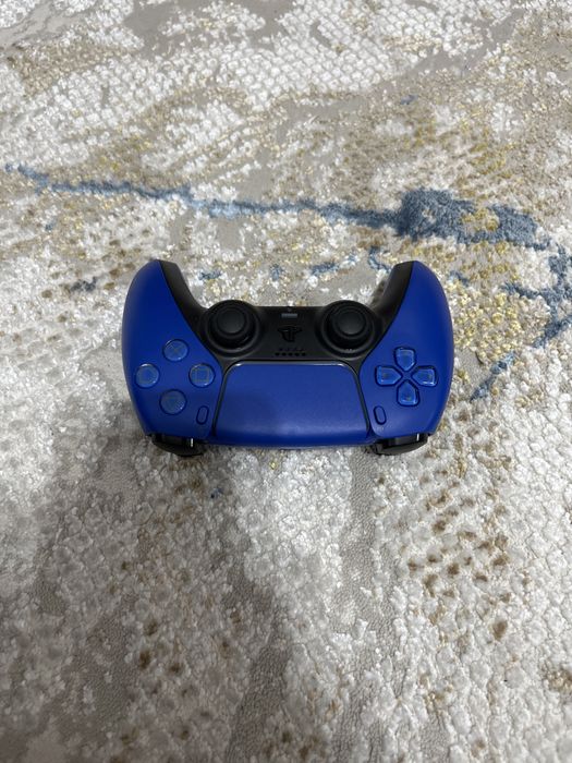 Джостик от пс 5 в синем дизайне