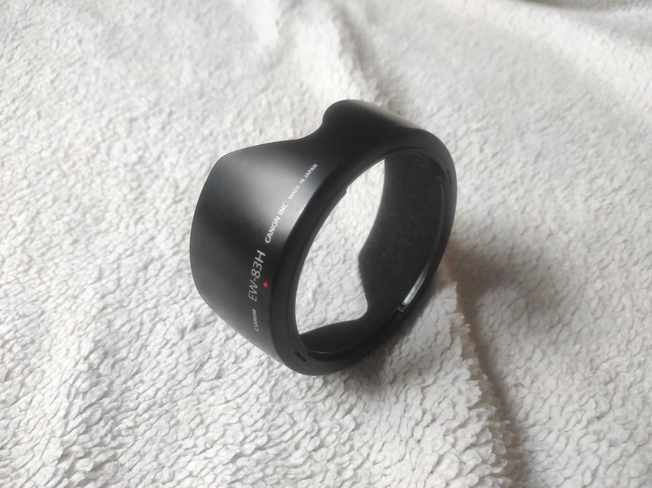 Бленда Canon EW-83H