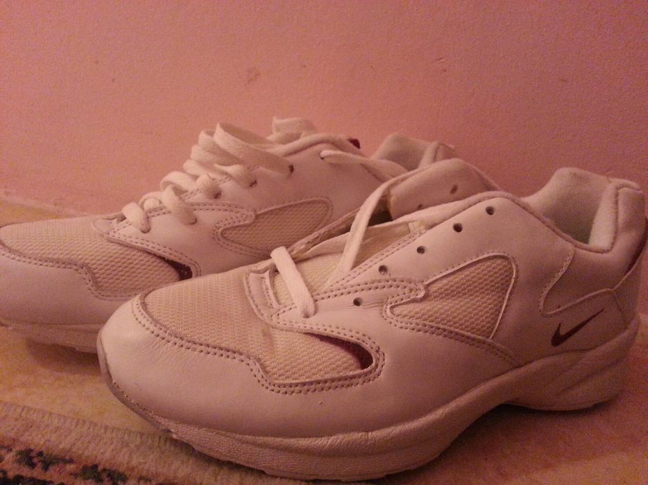 НОВИ Маратонки Nike