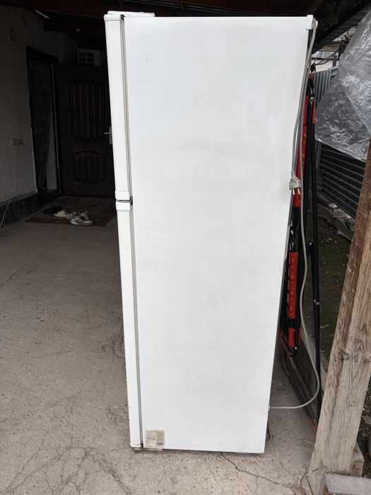 Холодильник в хорошем состояний