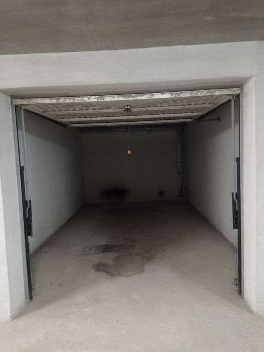 Дава се под наем Гараж / Паркомясто в София, Младост 1 - 21 кв.м за 178.5 € - Снимка #1