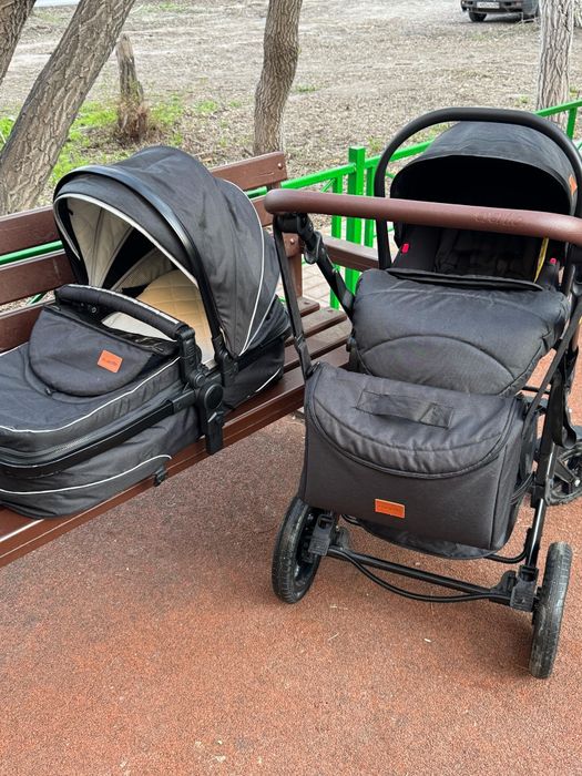 Детская коляска для ребенка