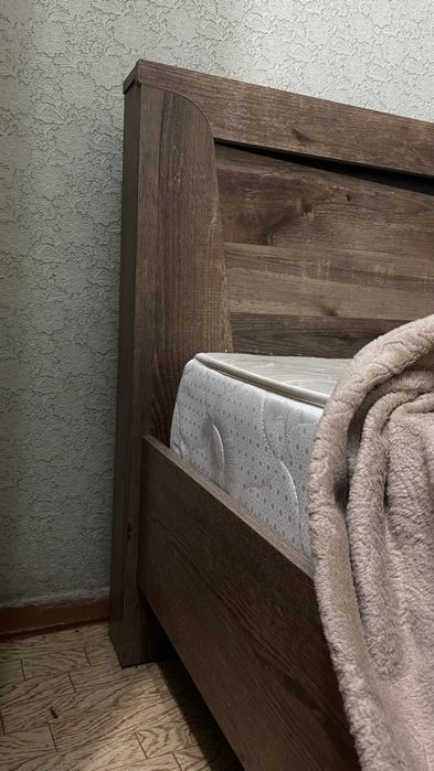 кровать полуторка