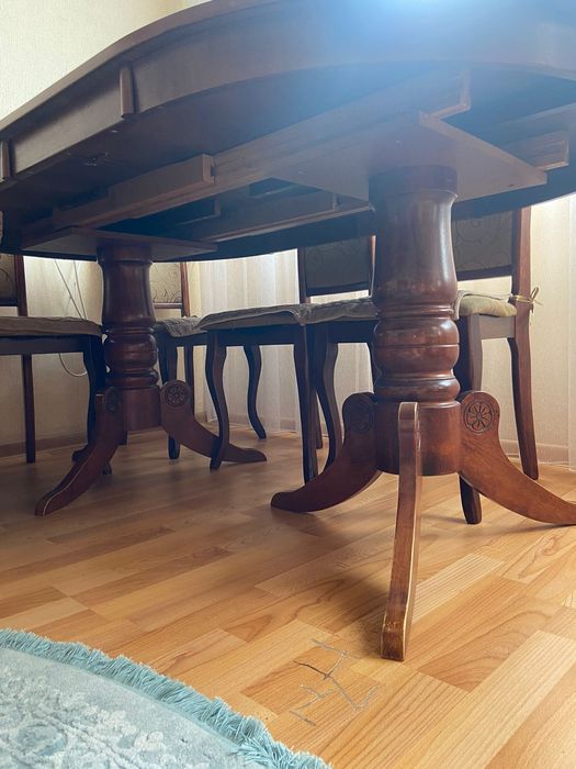 Продам стол с 6 стульями