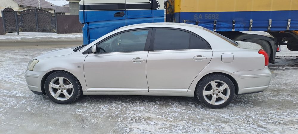 Продам тойота авенсис