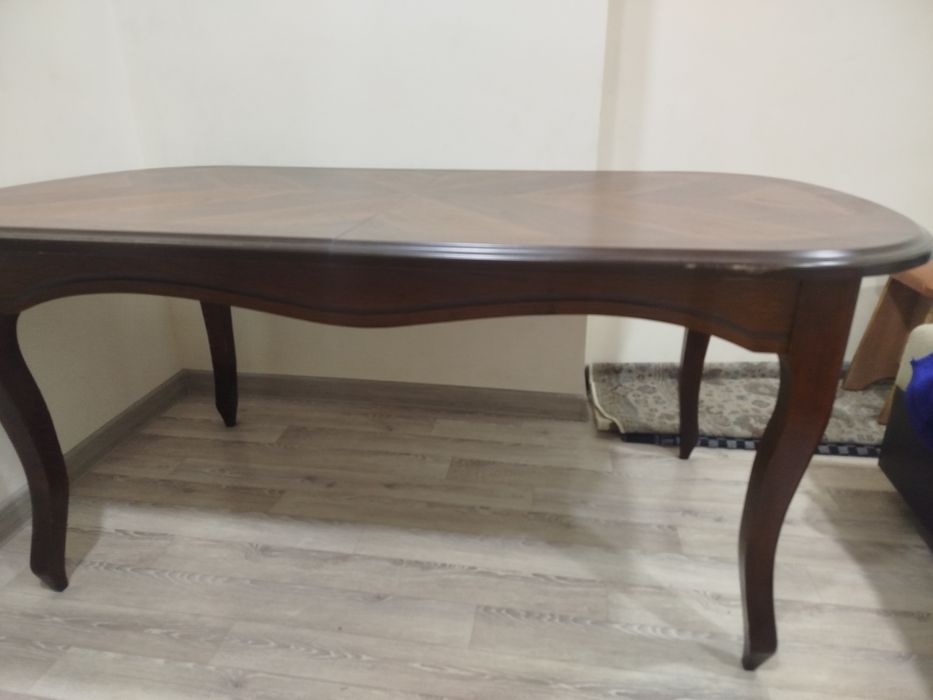 Дубовый Российский стол