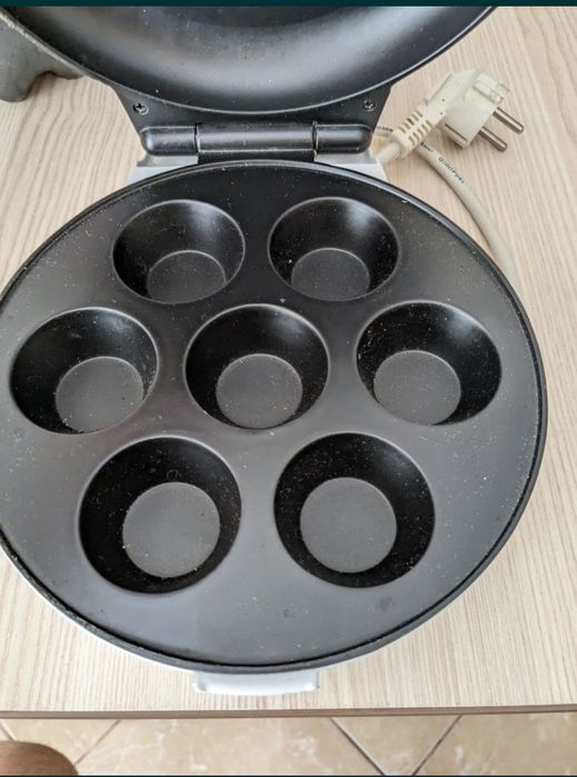 Aparat de preparat brioșe, curățare ușoară, placi antiaderente