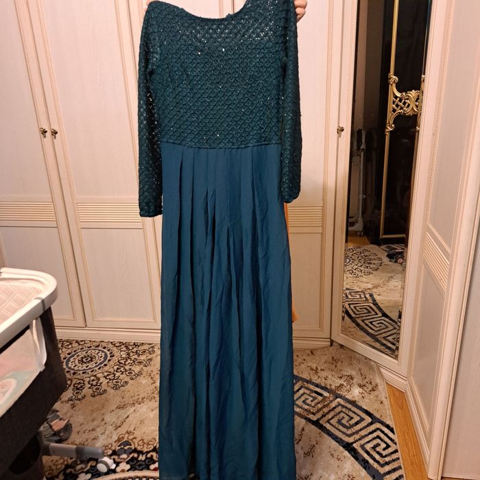 Вечерный платье 2000₸ срочна