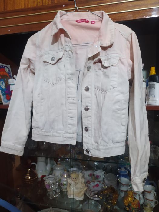 Продам куртку джинсовую рост 146