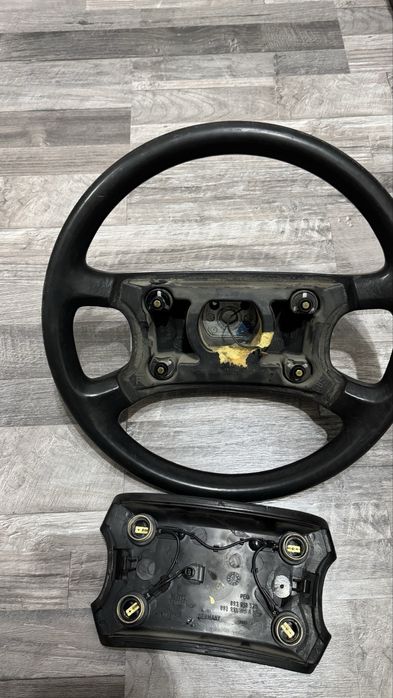 Продам руль на Ауди