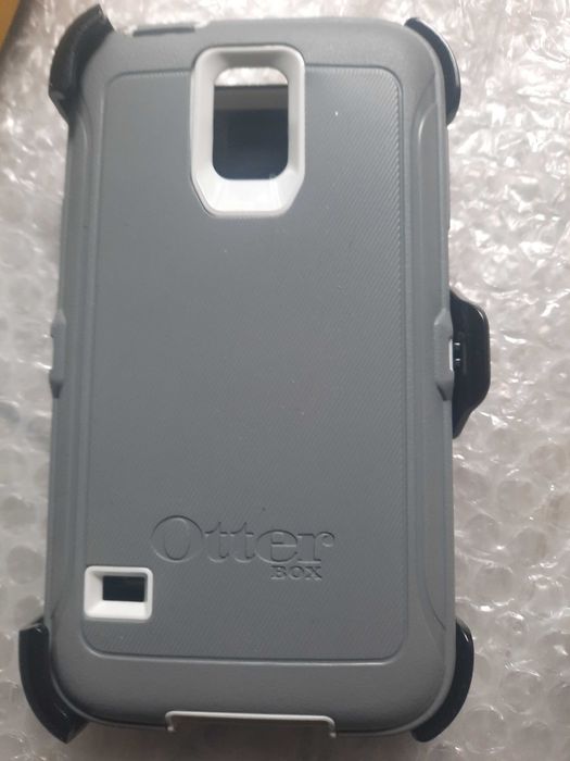Дефендер Otterbox за Samsung S6. Перфектната защита, която можеш да купиш.