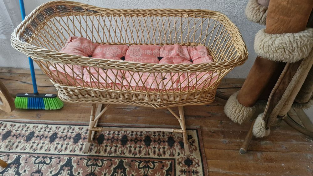 Ретро бебешки кош - люлка с матрак