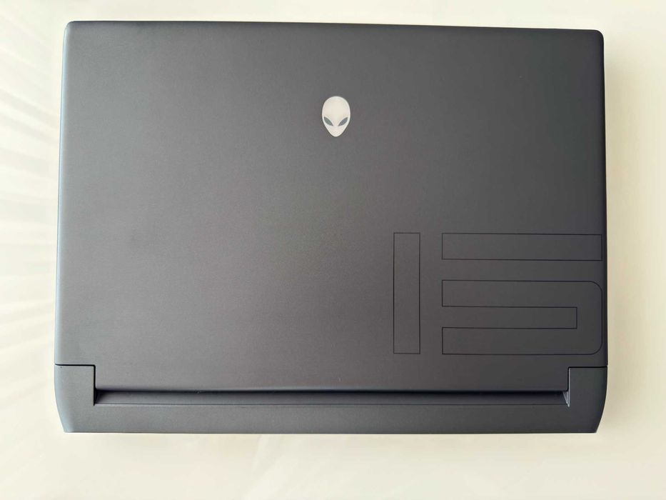 Laptop Gaming Dell Alienware M15 R7 15.6” – i7, RTX 3070 Ti, 32GB RAM
