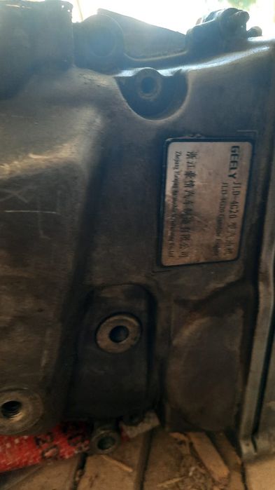 Джили Эмгранд х7  крассовер.