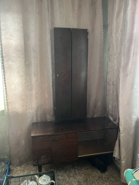 Совесткий комод и трельяж