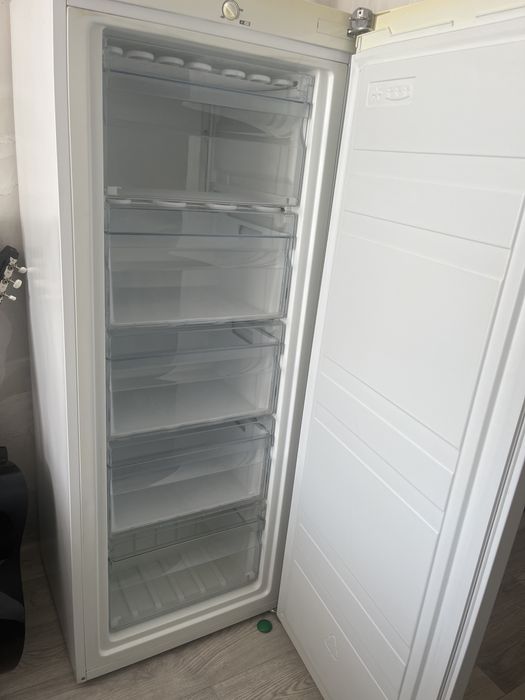 Продам морозильник за 90000