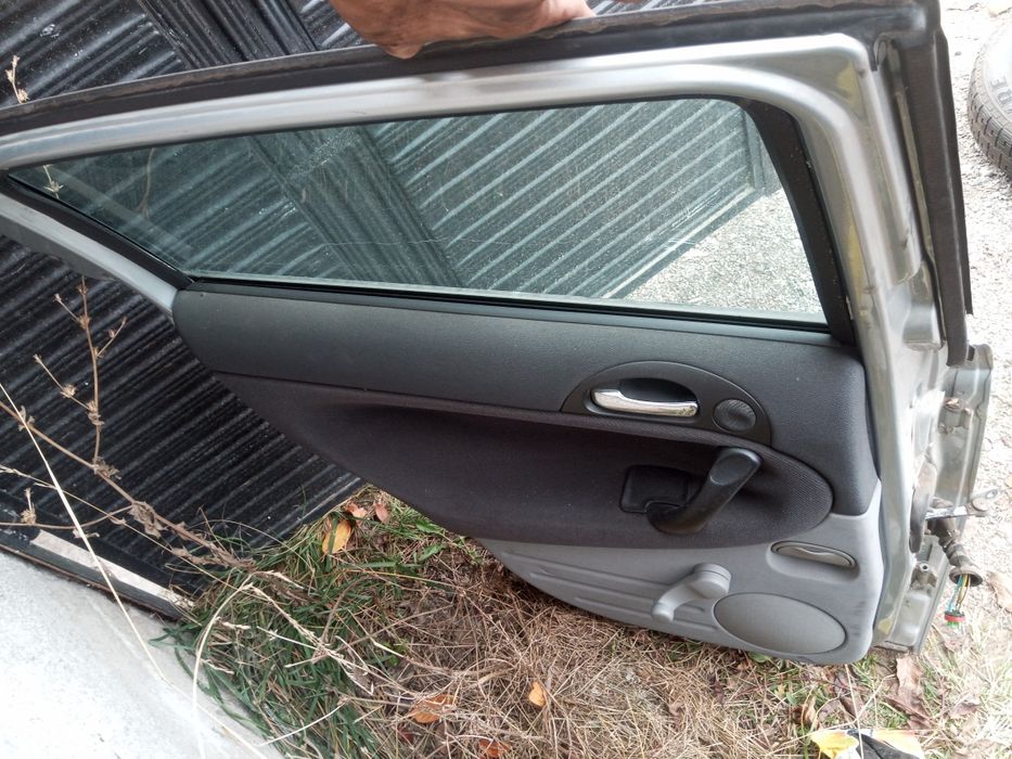 Задна лява врата за алфа ромео alfa romeo 147