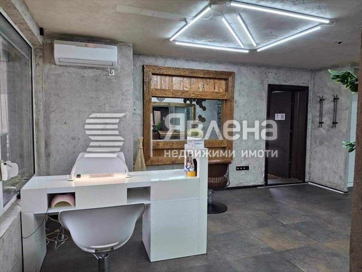 Дава се под наем Магазин в София, Витоша - 50 кв.м за 1000 € - Снимка #2