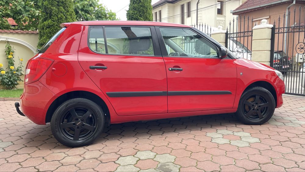 SKODA Fabia 2011 — imagine 4