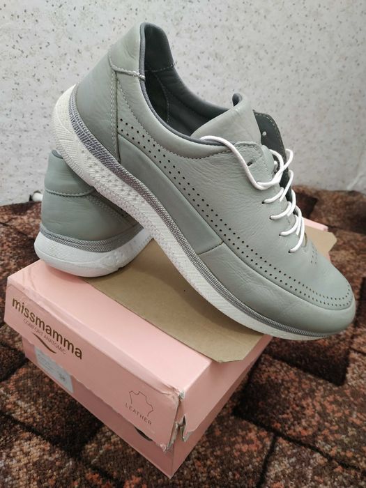 Дамски спортни обувки от естествена кожа. Анатомични