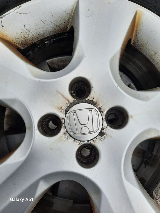 Ляти джанти с гуми 4×100 за Хонда.